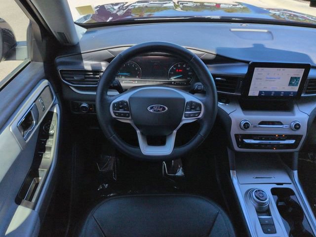 Certified 2022 Ford Explorer XLT w/ Equipment Group 202A image 16