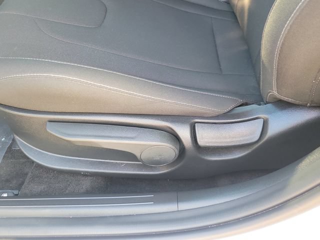 Used 2025 Hyundai Elantra Sport FWD image 20