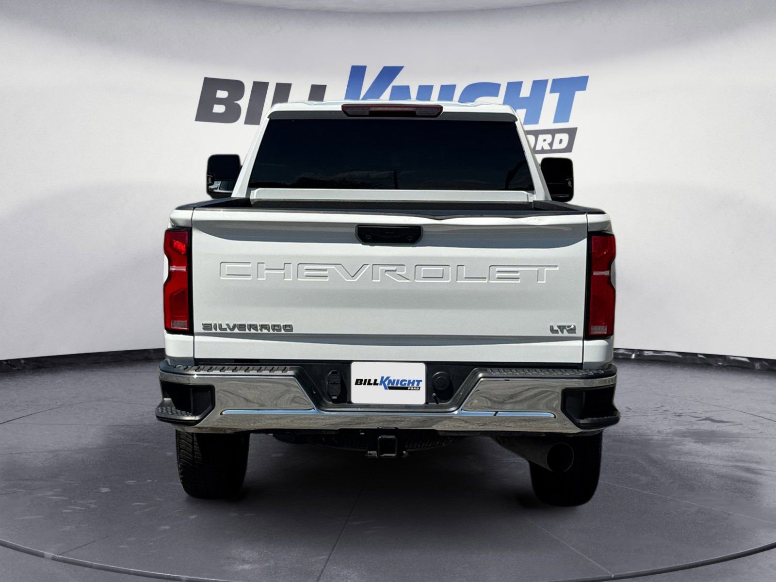 Used 2024 Chevrolet Silverado 2500 LTZ w/ LTZ Convenience Package image 4