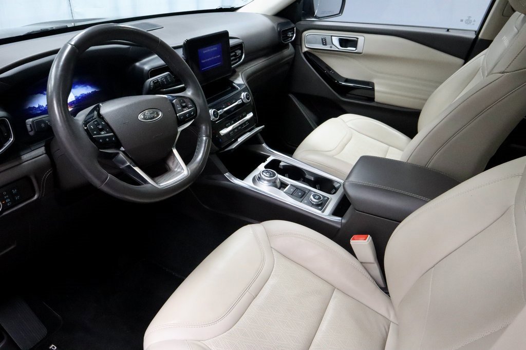 Certified 2023 Ford Explorer Platinum w/ Class IV Trailer Tow Package image 27