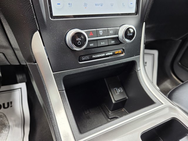 Certified 2024 Ford Edge SEL w/ Convenience Package AWD/4WD image 12