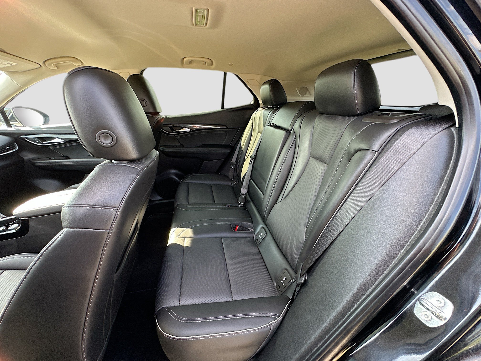 Used 2023 Buick Envision Essence FWD image 22