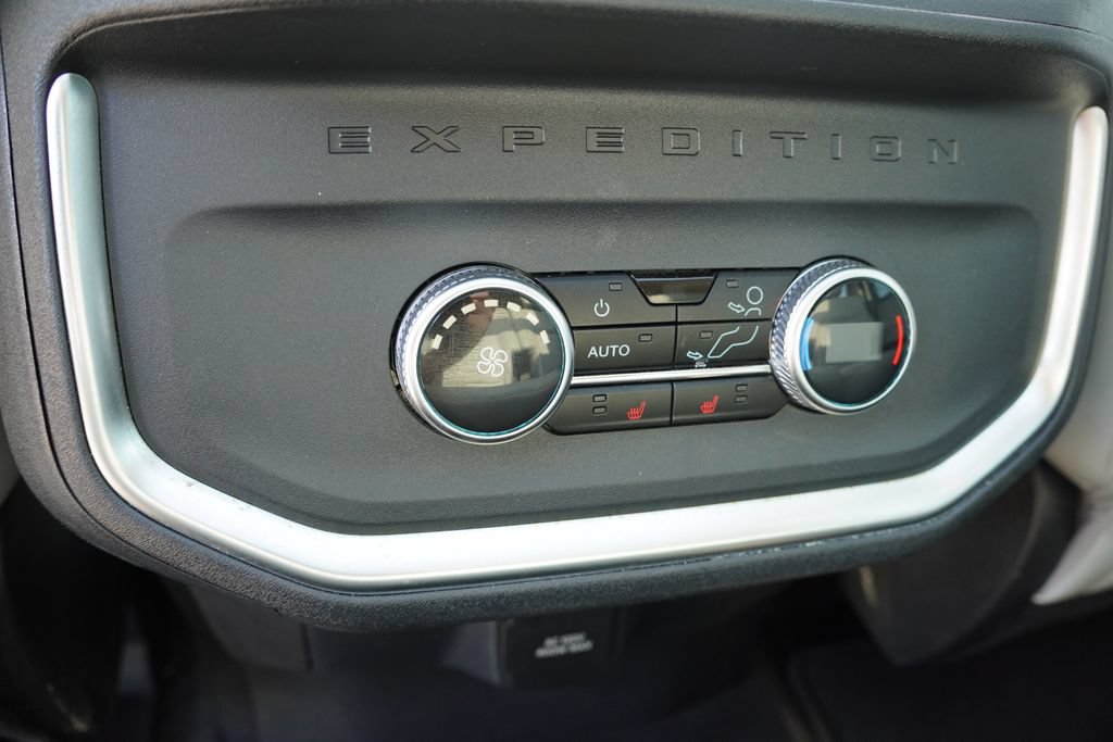 Certified 2025 Ford Expedition Max Platinum AWD/4WD image 21
