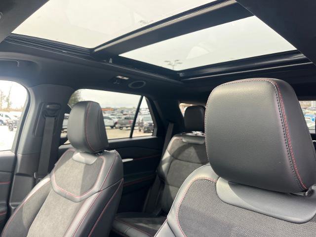 Certified 2025 Ford Explorer ST w/ Sun And Sound Package image 7