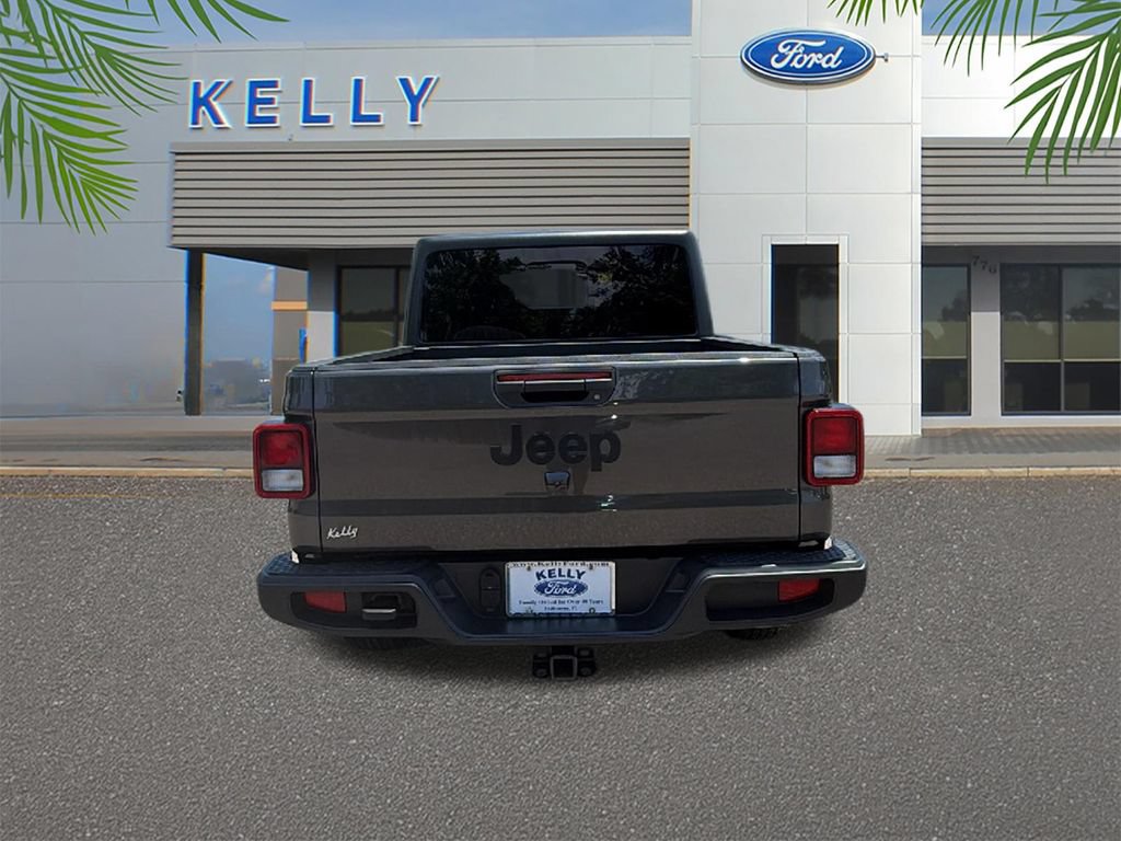 Used 2023 Jeep Gladiator Sport AWD/4WD image 4