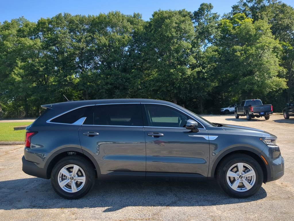 Used 2023 Kia Sorento LX FWD video 2