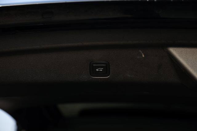 Used 2022 GMC Yukon XL Denali image 18