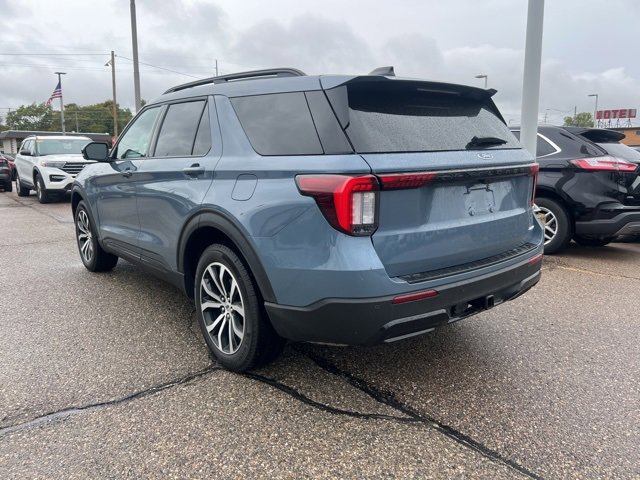 Certified 2025 Ford Explorer ST-Line image 4
