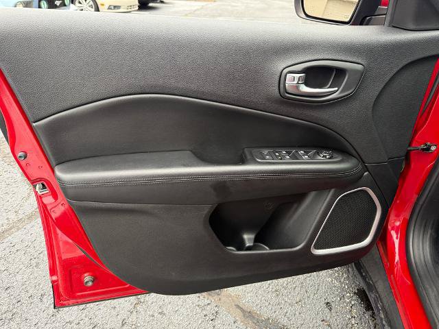 Used 2019 Jeep Compass Latitude AWD/4WD image 11