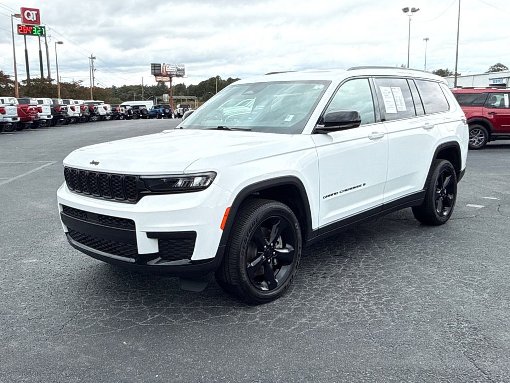 Used 2025 Jeep Grand Cherokee L Altitude image 7