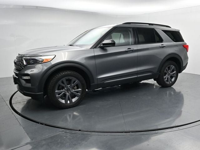Certified 2023 Ford Explorer XLT w/ Equipment Group 202A AWD/4WD image 4