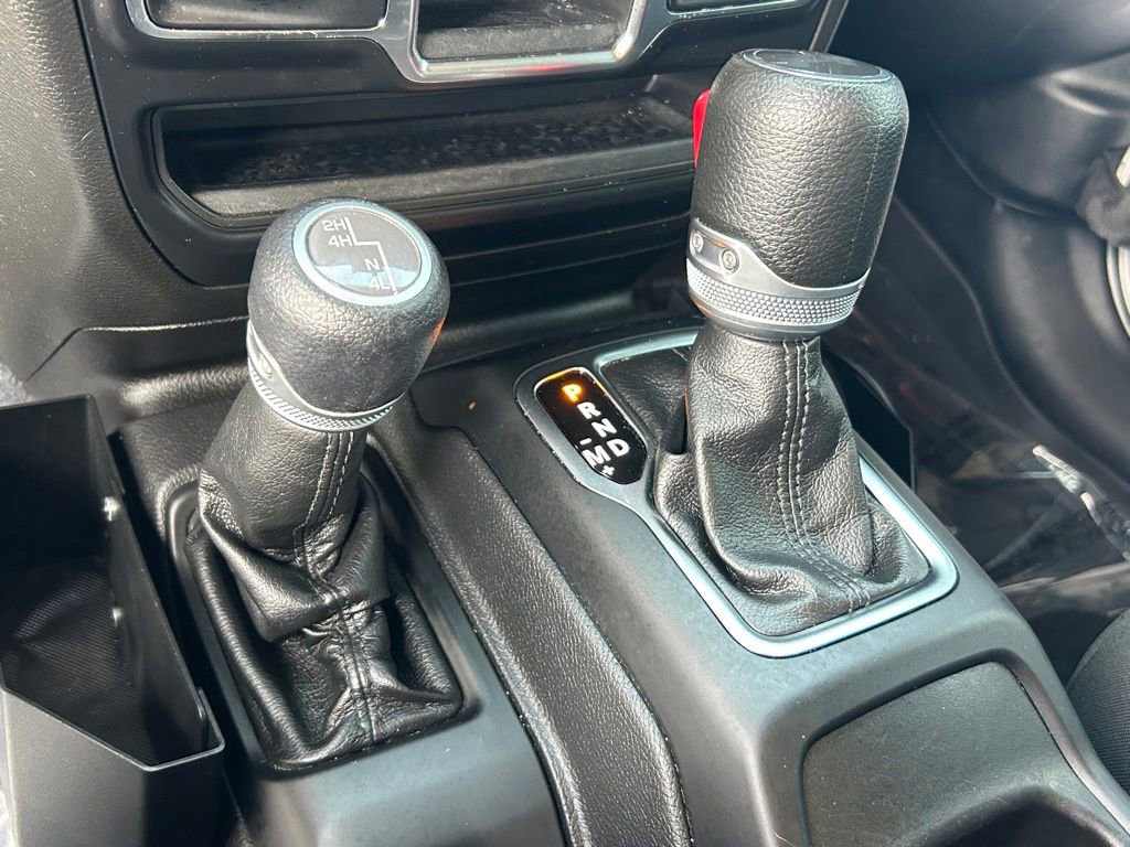Used 2022 Jeep Wrangler Sport AWD/4WD image 14