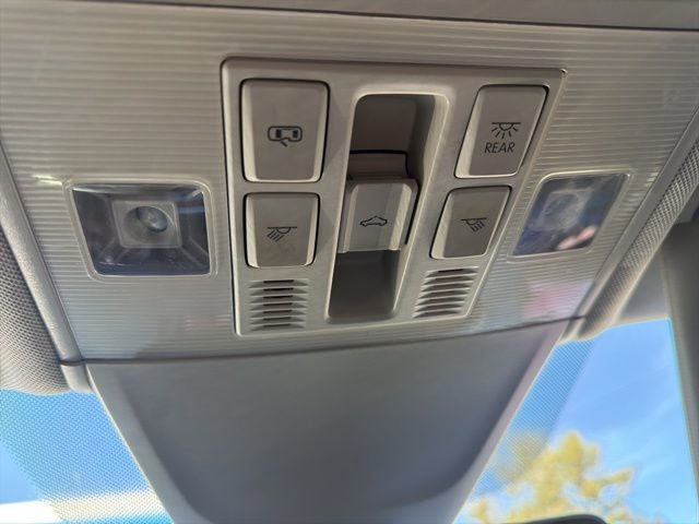 Used 2018 Volkswagen Tiguan SEL Premium image 31