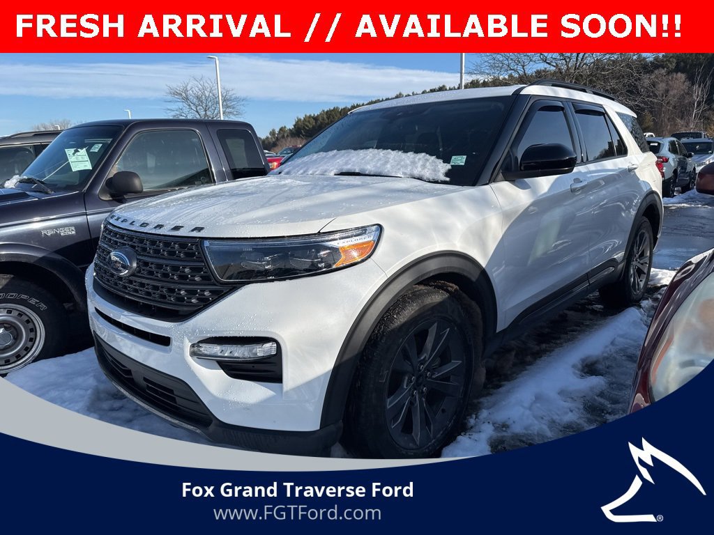 Certified 2023 Ford Explorer XLT w/ Equipment Group 202A image 3