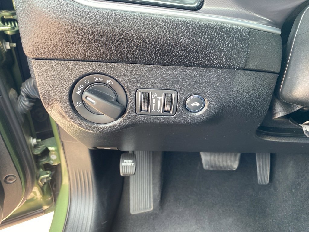 Used 2021 Dodge Challenger SXT image 21