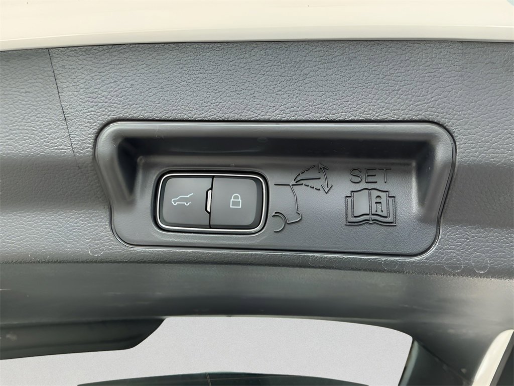 Certified 2025 Ford Explorer ST-Line w/ ST-Line Street Pack image 33