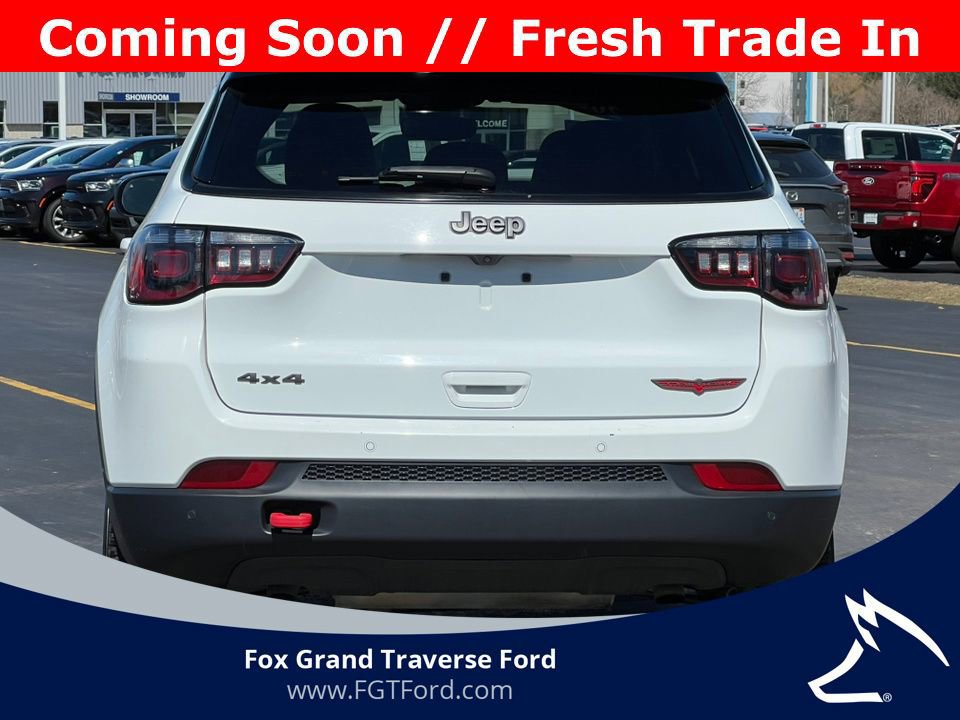 Used 2024 Jeep Compass Trailhawk AWD/4WD image 3