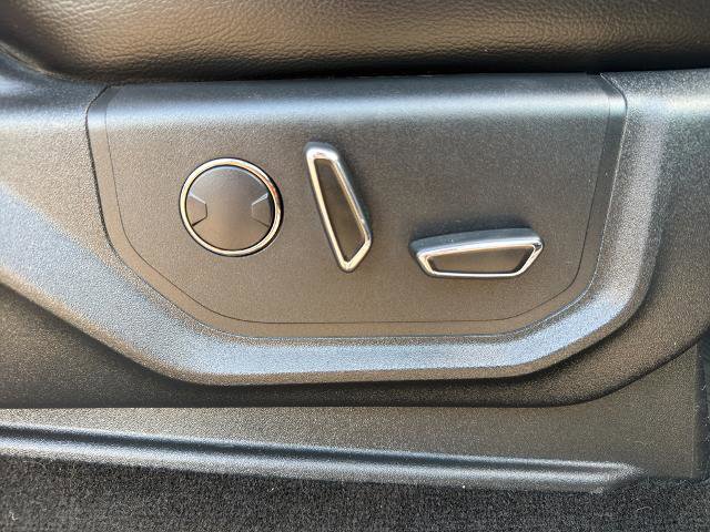 Certified 2017 Ford F350 Lariat w/ Camper Package image 14