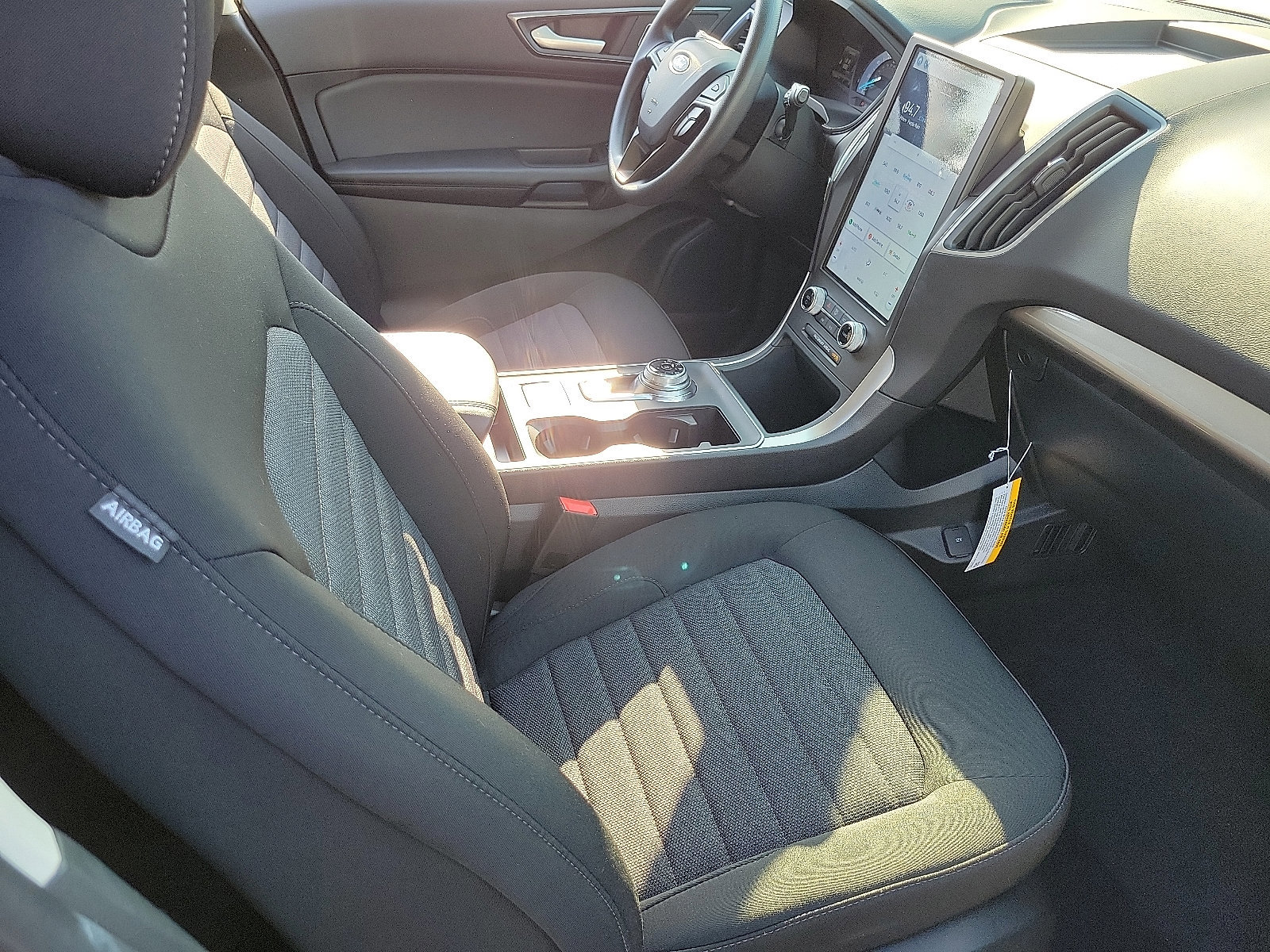 Certified 2024 Ford Edge SE w/ Black Appearance Package image 15