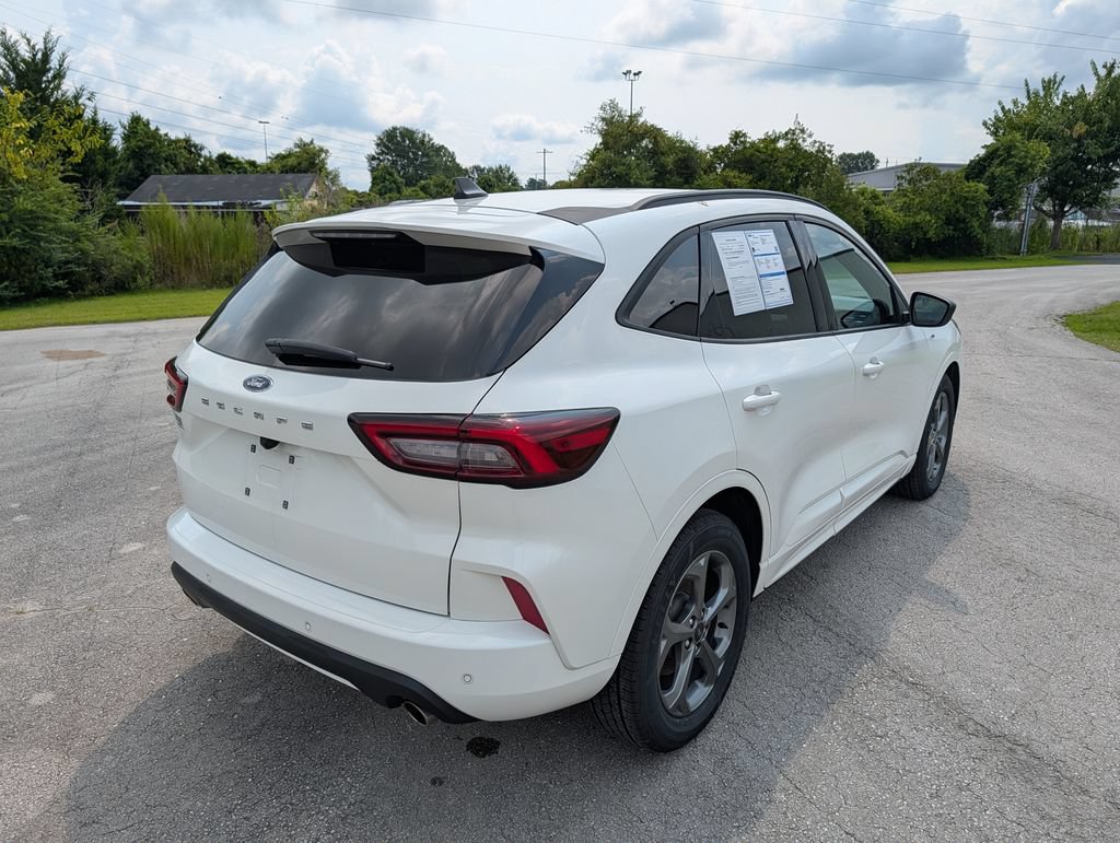 Certified 2023 Ford Escape ST-Line w/ Tech Pack #1 FWD image 3