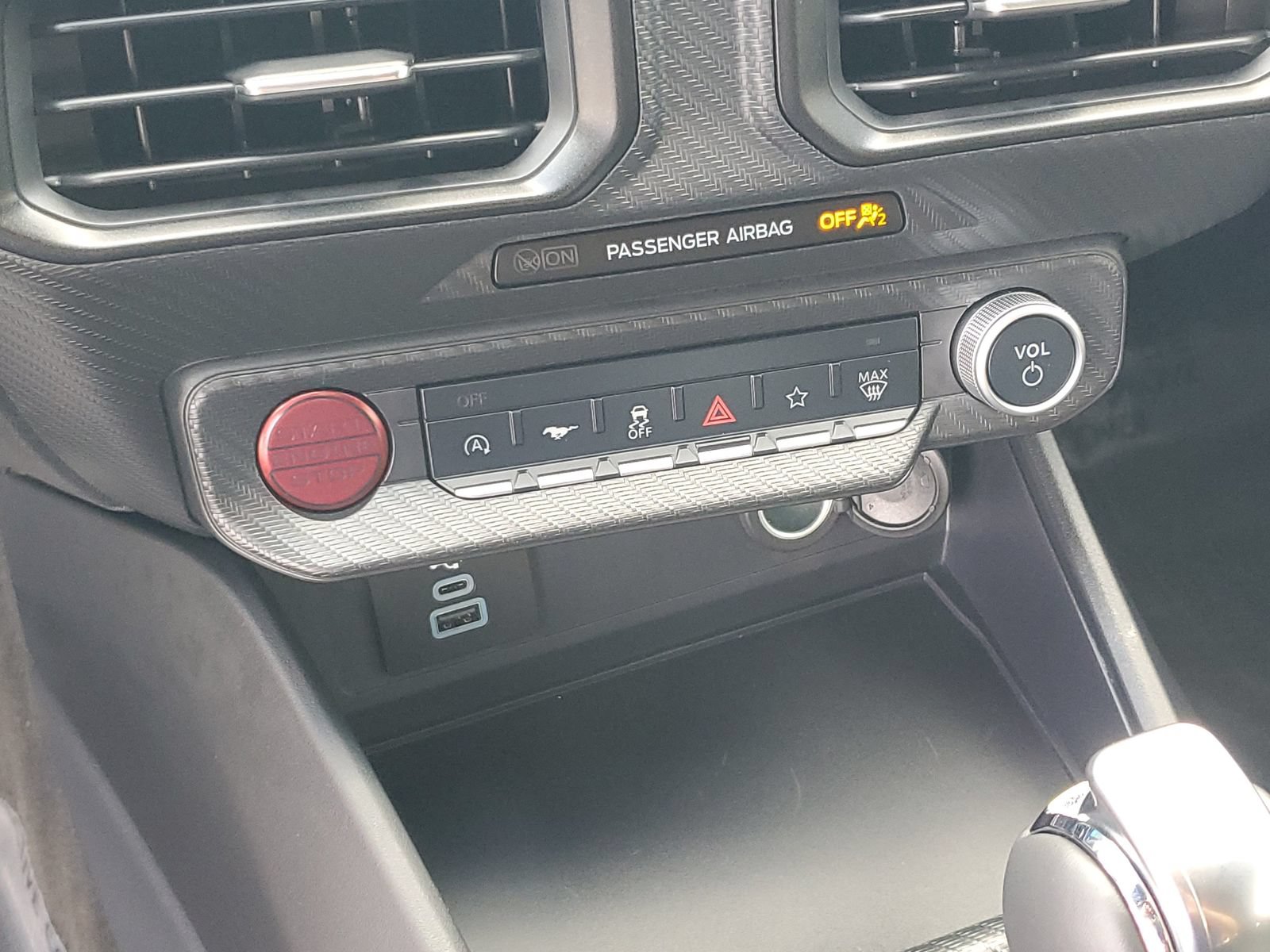 Certified 2025 Ford Mustang Coupe RWD image 20