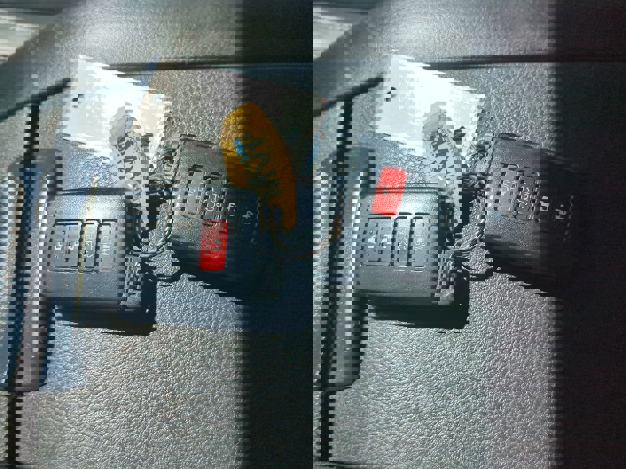 Used 2018 Toyota Highlander SE image 28