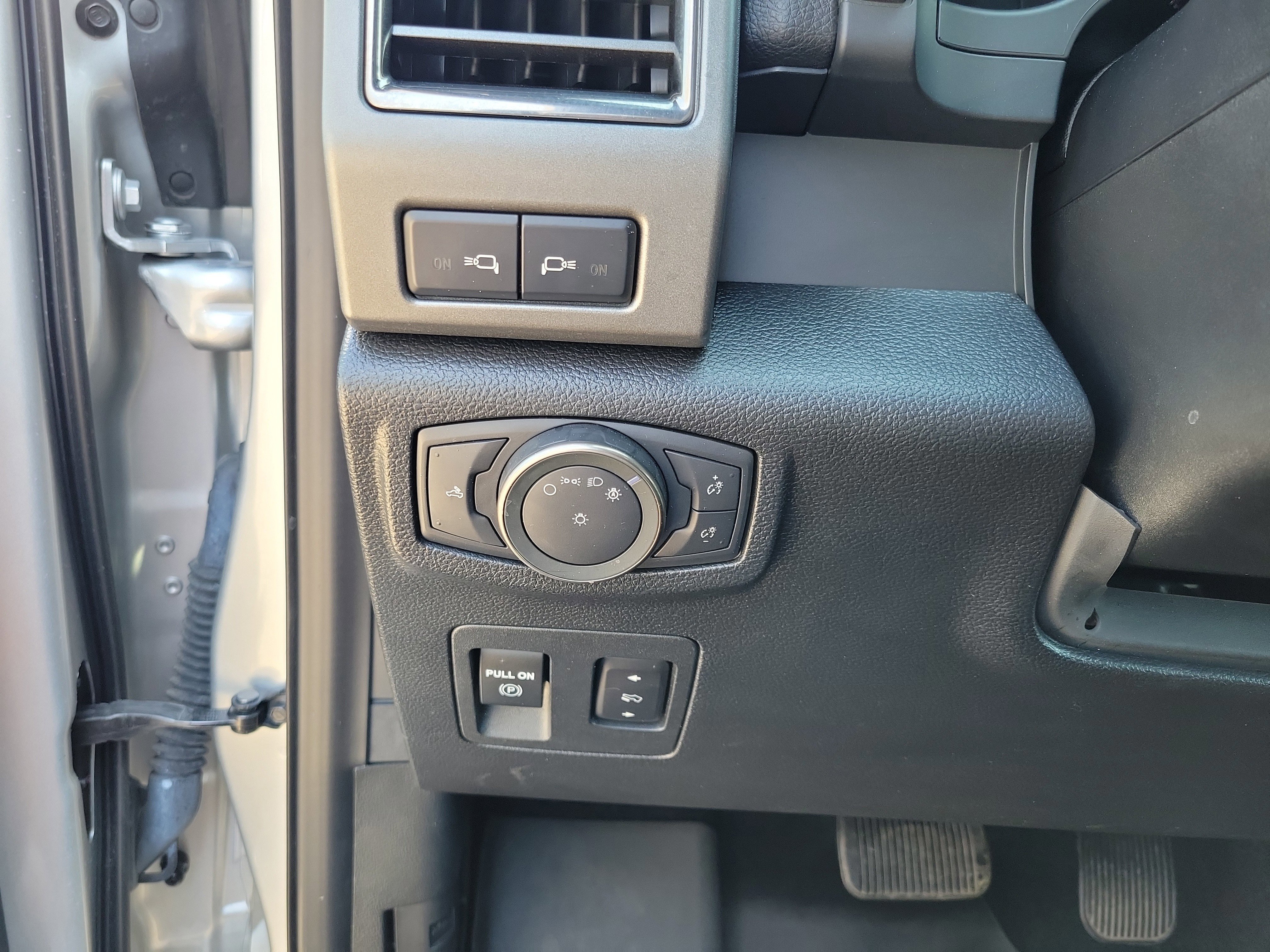 Certified 2019 Ford F150 Raptor w/ Equipment Group 802A Luxury image 10