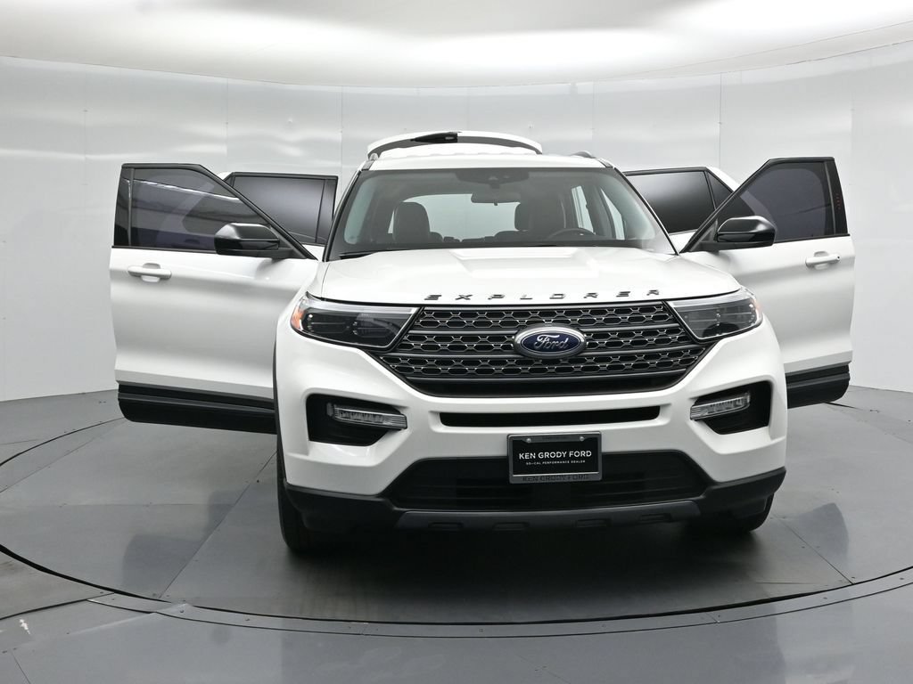Certified 2023 Ford Explorer XLT w/ Equipment Group 202A RWD image 30