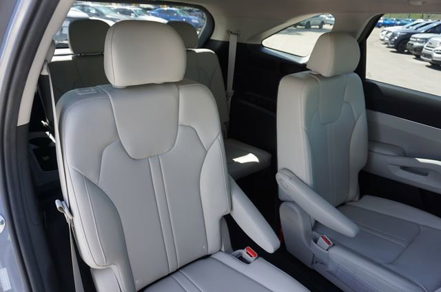 Used 2023 Kia Sorento EX w/ Panoramic Sunroof Package FWD image 19