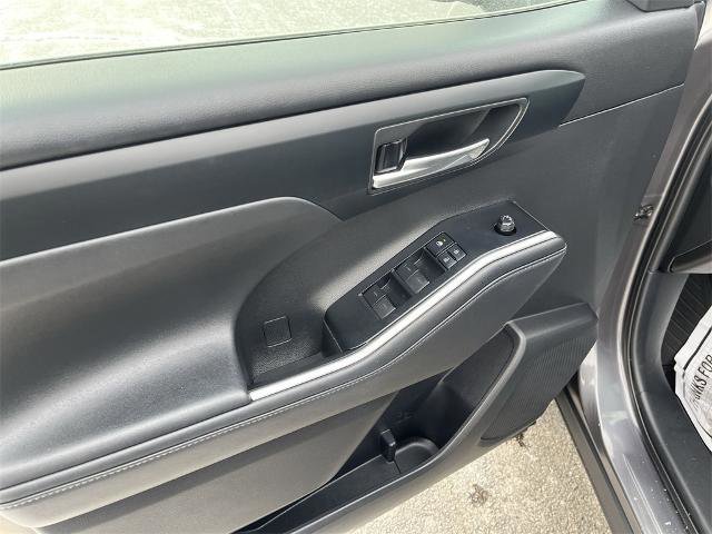 Used 2021 Toyota Highlander XLE image 13