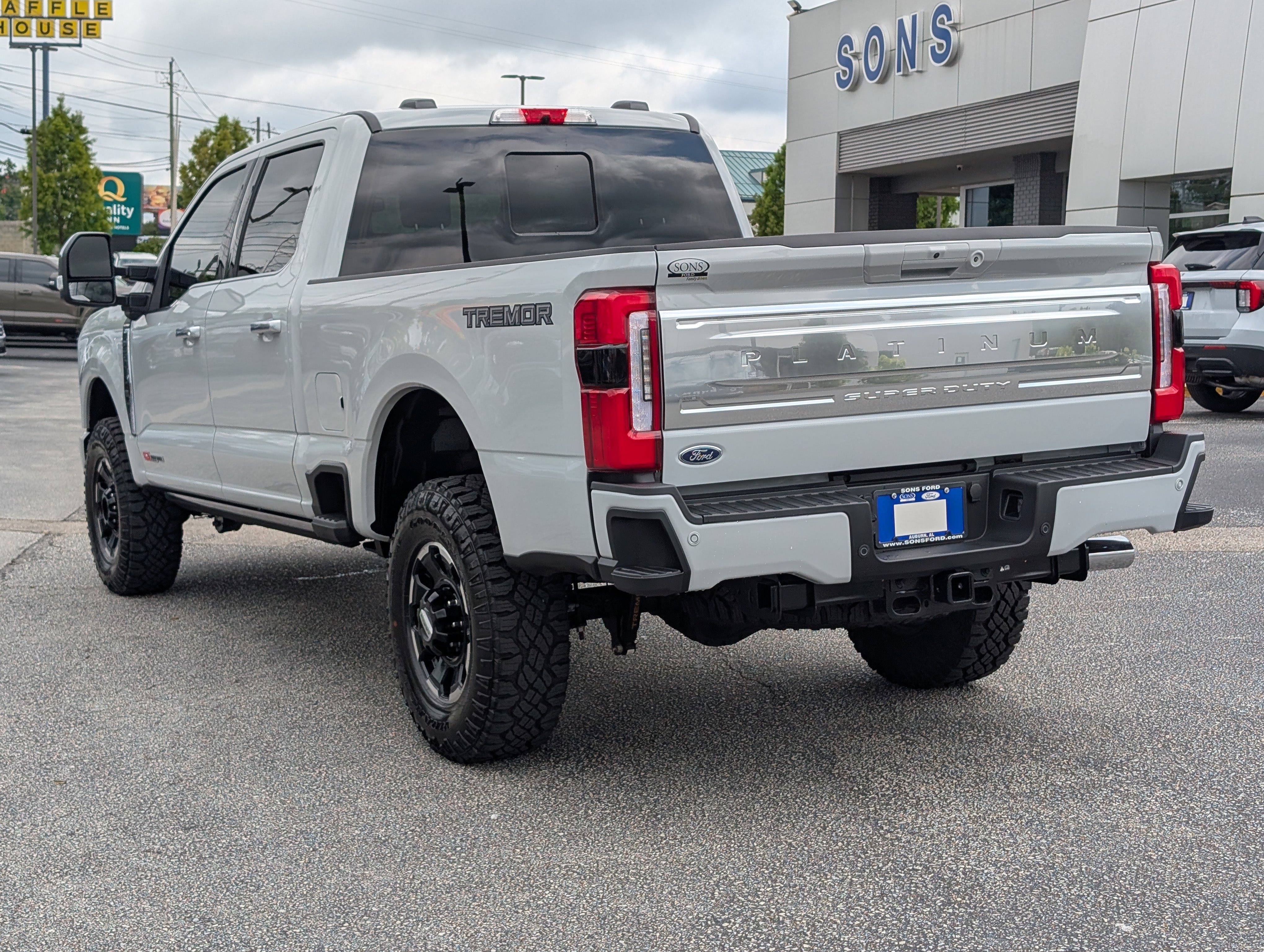 Certified 2026 Ford F250 Platinum w/ Platinum Plus Package AWD/4WD image 13