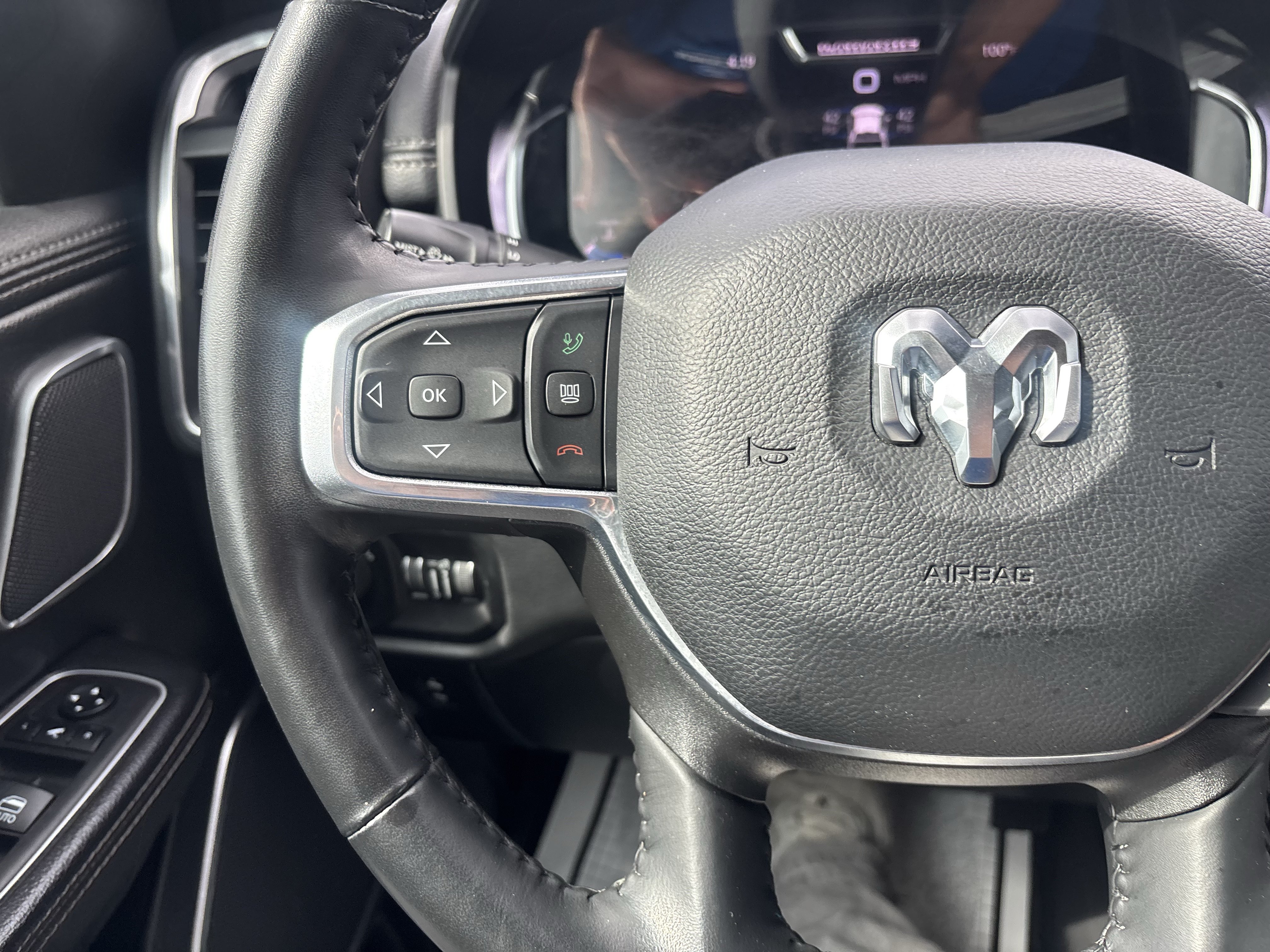 Used 2023 RAM 1500 Laramie AWD/4WD image 28