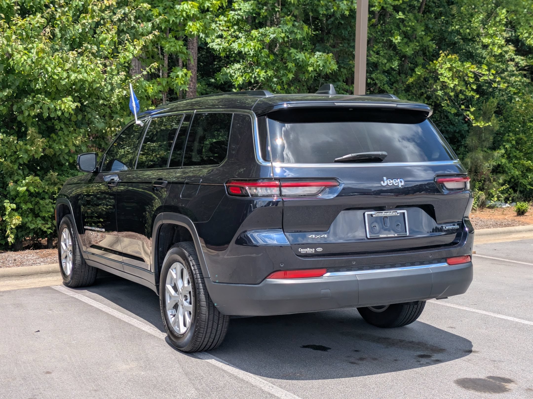 Used 2023 Jeep Grand Cherokee L Limited AWD/4WD image 5