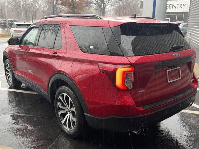 Certified 2022 Ford Explorer ST-Line image 3