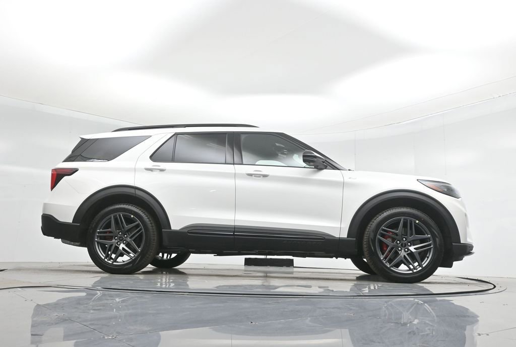 Certified 2025 Ford Explorer ST-Line w/ Premium Package image 50