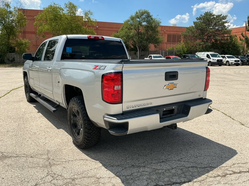 Used 2018 Chevrolet Silverado 1500 LT w/ All Star Edition AWD/4WD image 3