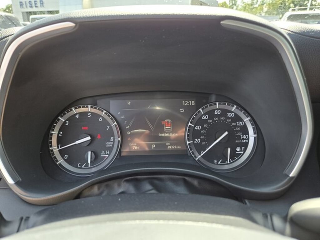 Used 2021 Toyota Highlander XLE FWD image 32
