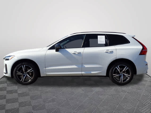 Used 2022 Volvo XC60 B5 R-Design AWD/4WD image 2