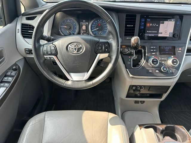 Used 2017 Toyota Sienna XLE Premium AWD/4WD image 15