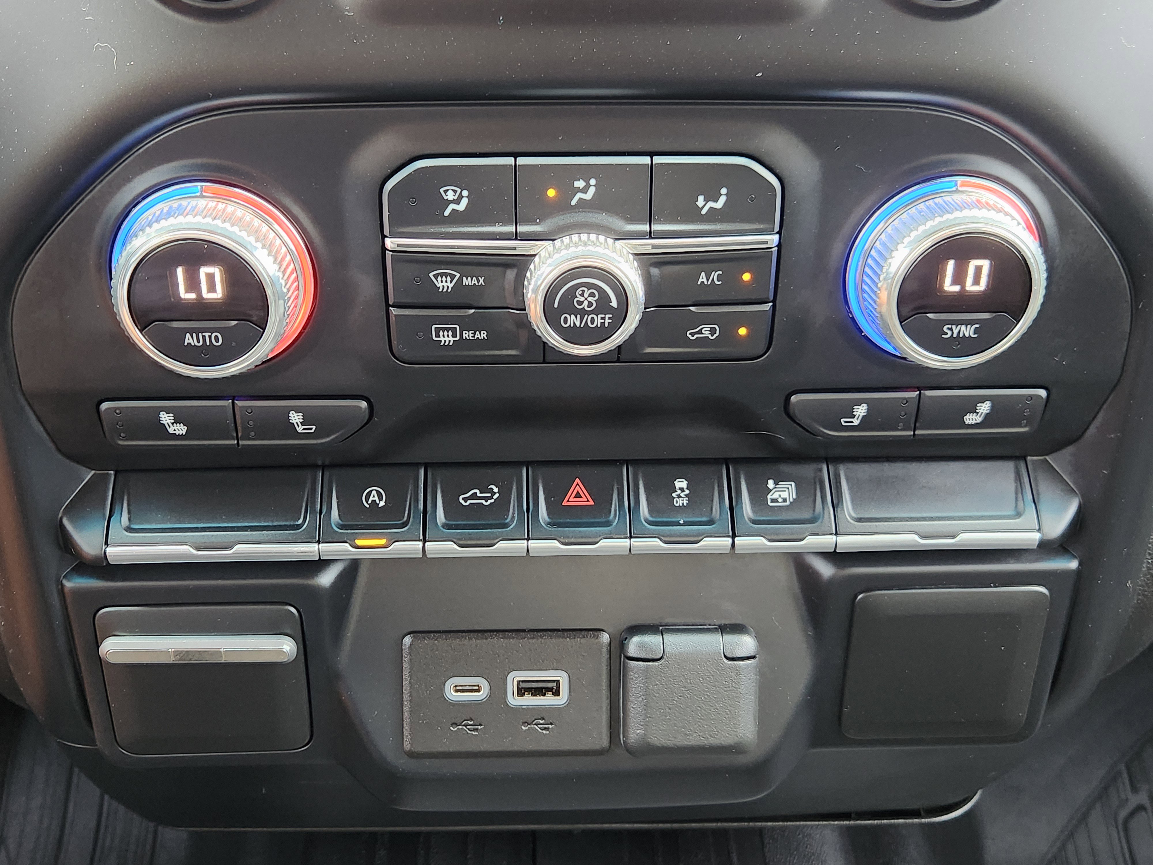 Used 2022 GMC Sierra 1500 Elevation w/ LPO, Elevation Black Package image 14