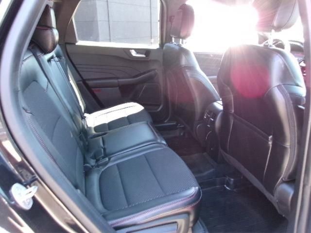 Certified 2023 Ford Escape ST-Line Select w/ Tech Pack #1 AWD/4WD image 5