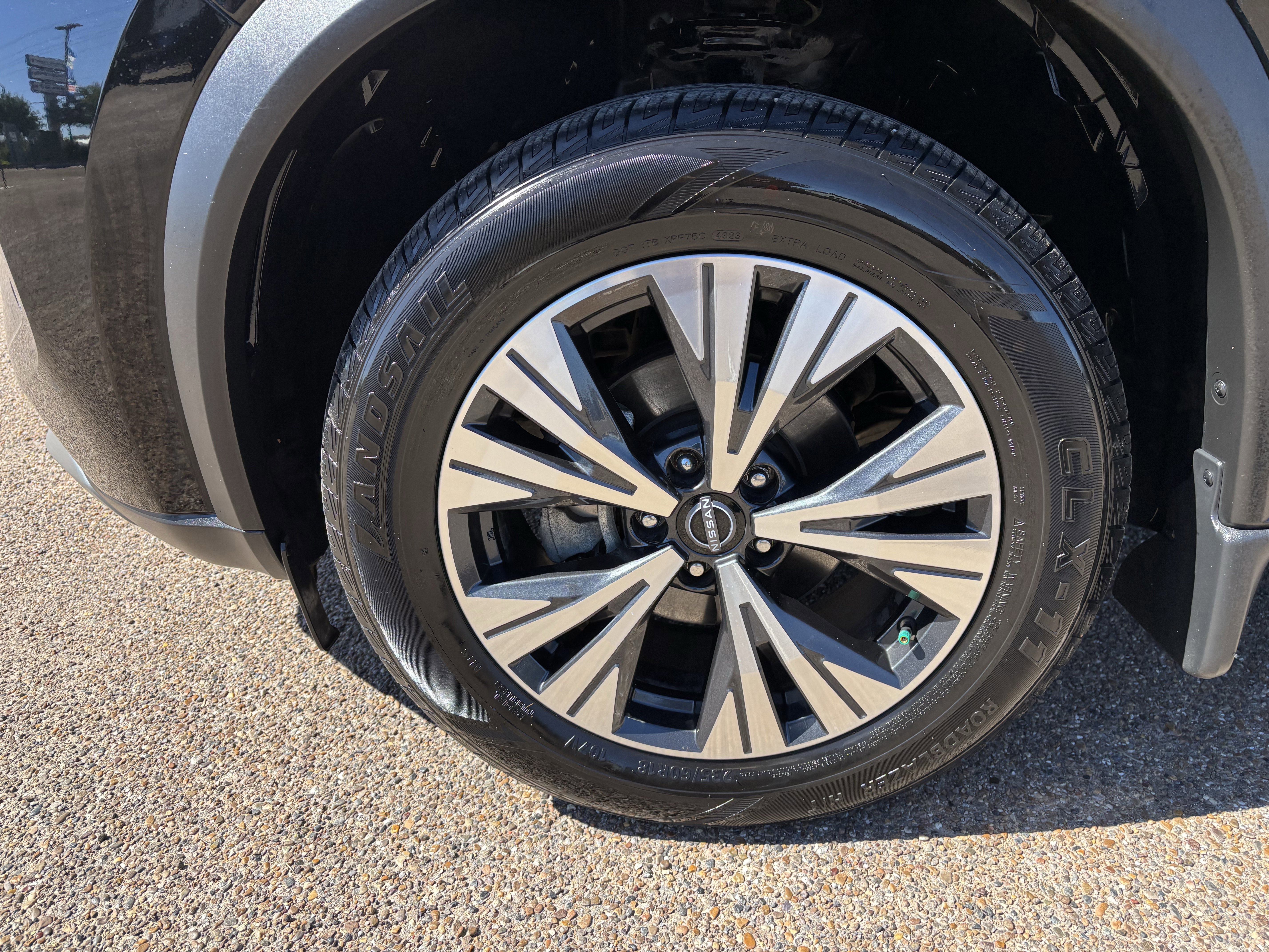 Used 2023 Nissan Rogue SV image 8