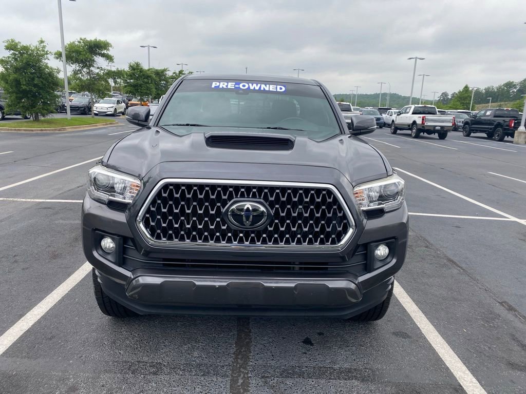 Used 2018 Toyota Tacoma TRD Sport w/ Technology Package RWD image 2