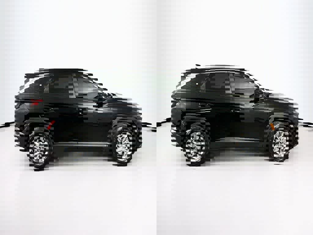 Used 2025 Hyundai Tucson SE FWD image 6
