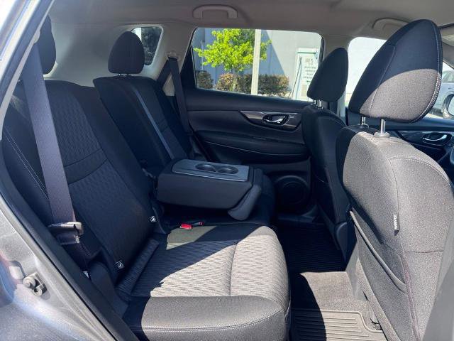 Used 2017 Nissan Rogue SV w/ SV Premium Package FWD image 20
