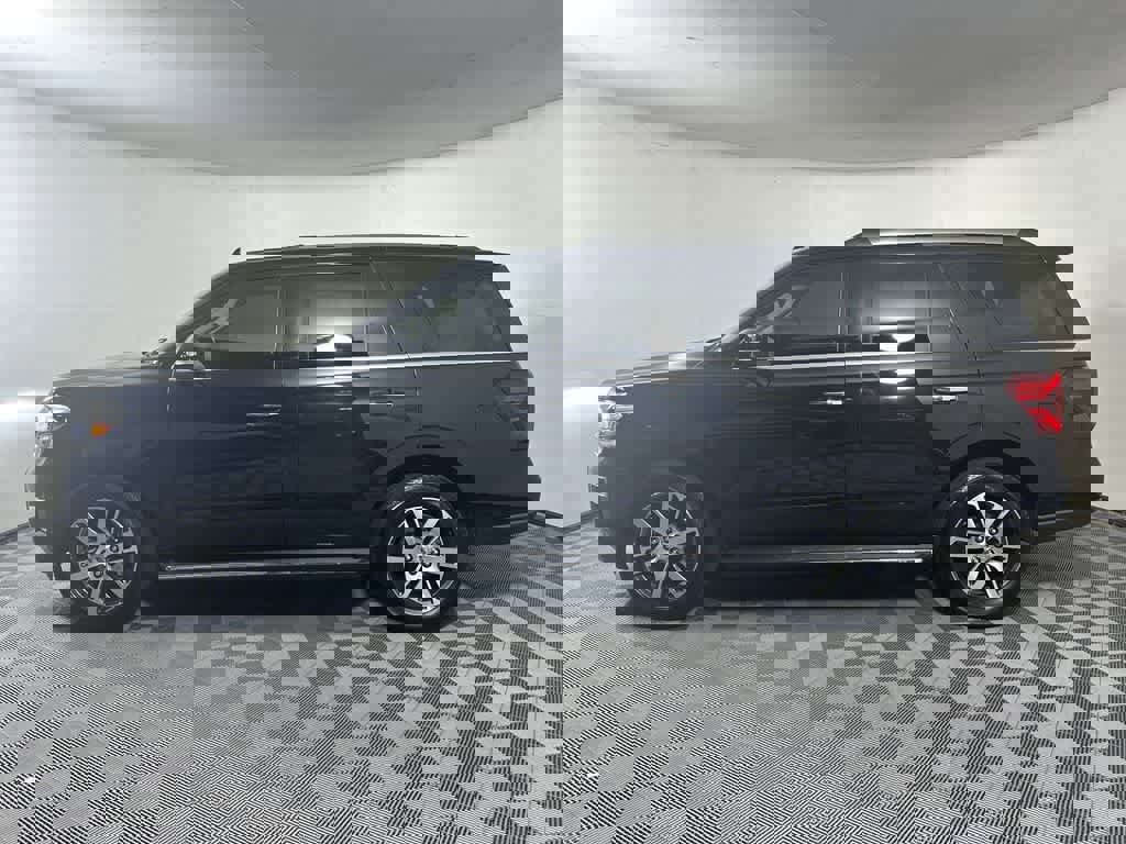 Certified 2023 Ford Expedition Limited image 3