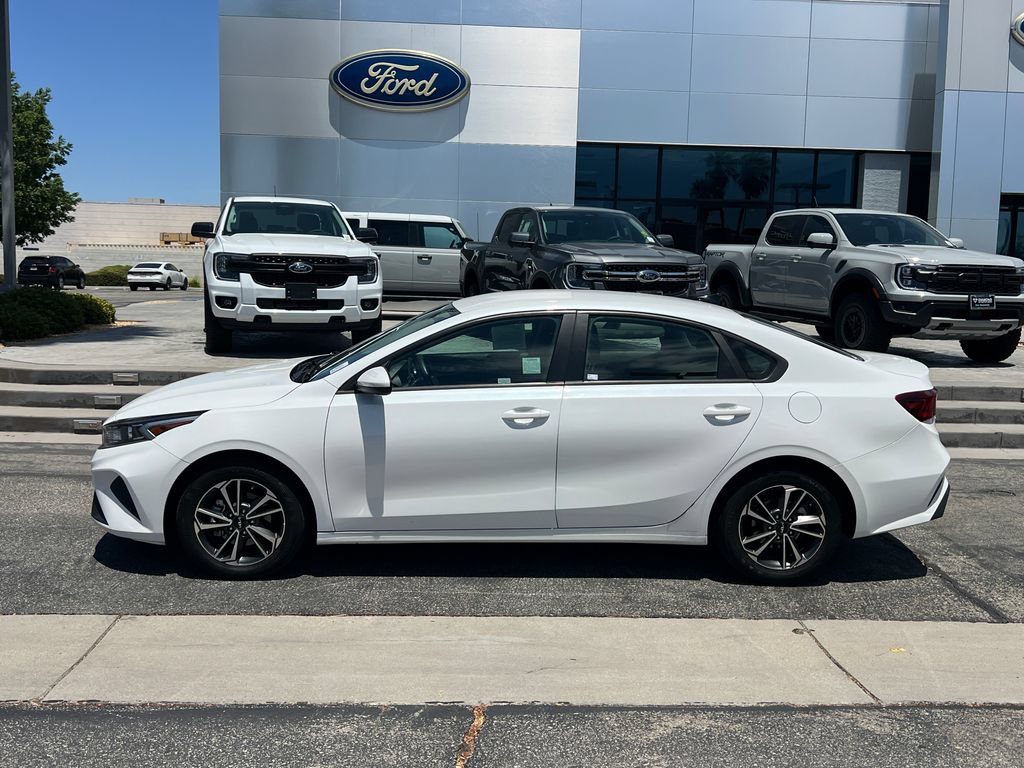 Used 2024 Kia Forte LXS FWD image 3
