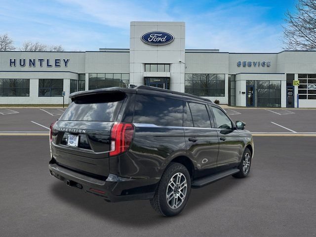 Certified 2025 Ford Expedition Active AWD/4WD image 4