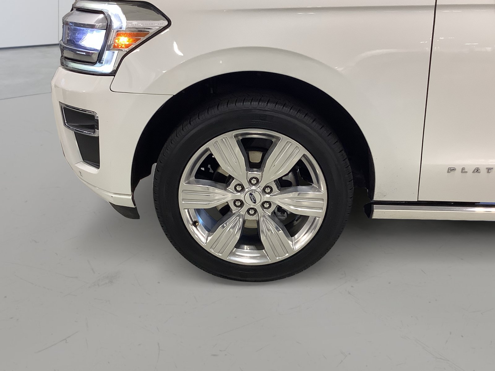 Certified 2023 Ford Expedition Platinum RWD image 8