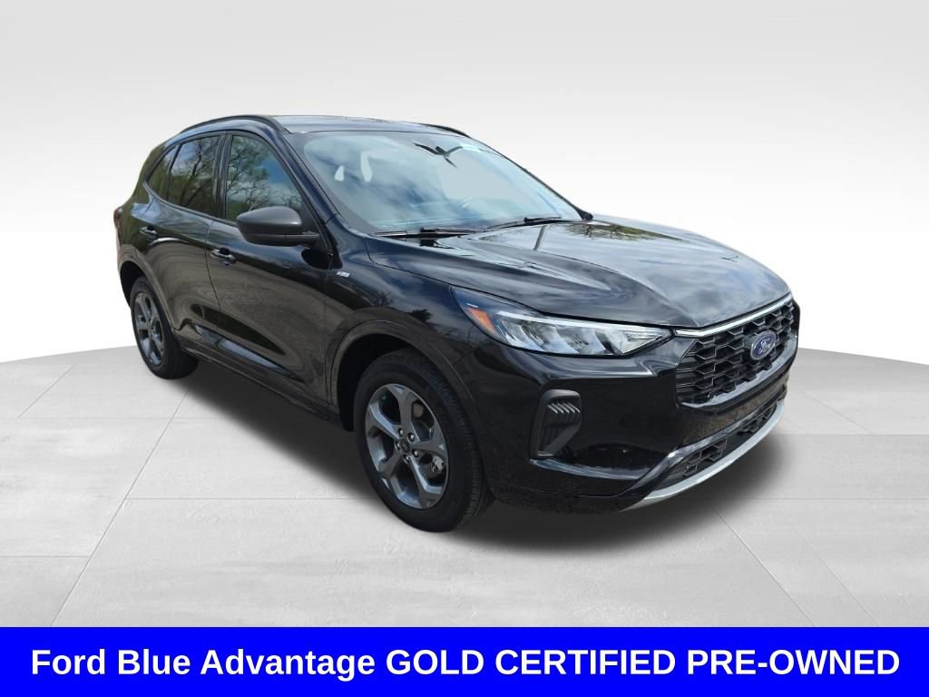 Certified 2024 Ford Escape ST-Line w/ Tech Pack #1 AWD/4WD image 3